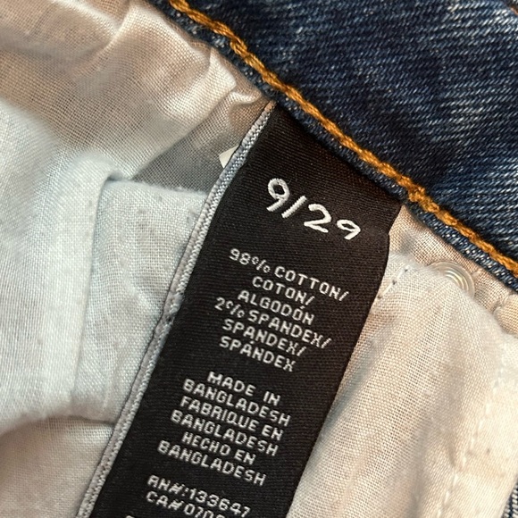 KENDALL + KYLIE CUTOFF HIGH RISE JEAN SHORTS - Picture 4 of 4